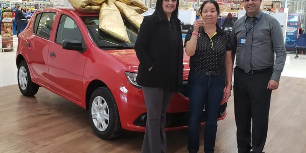 Imagem ilustrativa da imagem Condor entrega carro para ganhadora de promoção