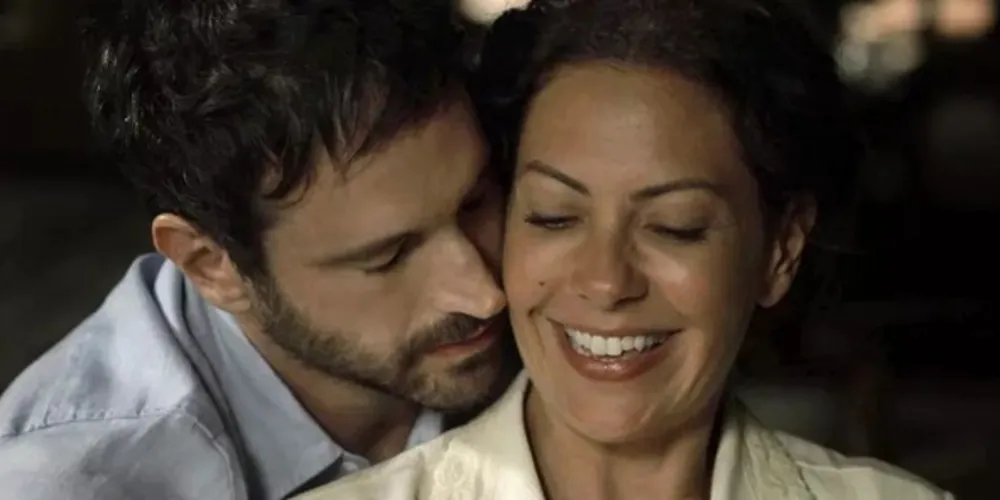 Imagem ilustrativa da imagem Cacau e Edgar se beijam