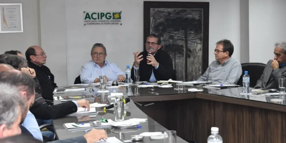 Imagem ilustrativa da imagem João Carlos Gomes participa de reunião na Acipg