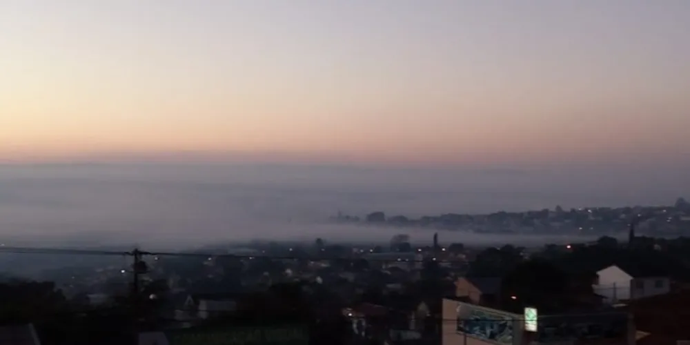 Nevoeiro registrado esta manhã em Ponta Grossa