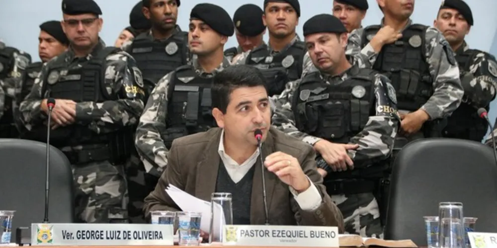 Durante a sessão, policiais do pelotão de Choque também foram homenageados