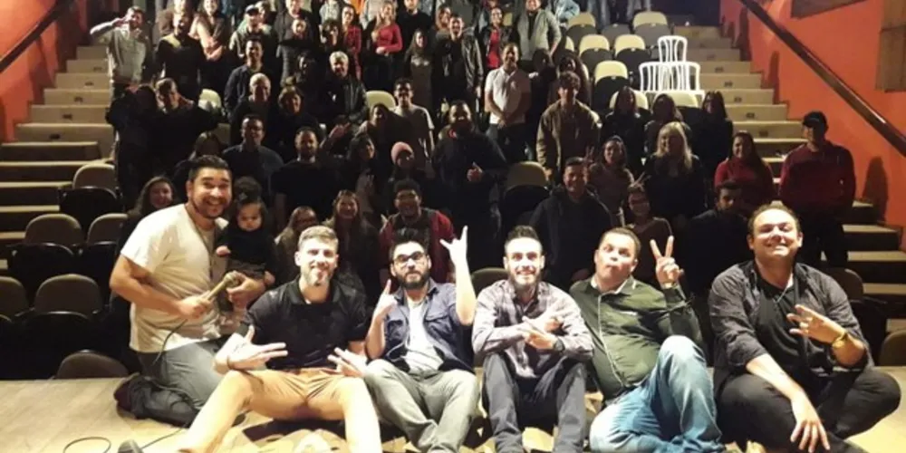 Evento realiza shows gratuitos de stand up