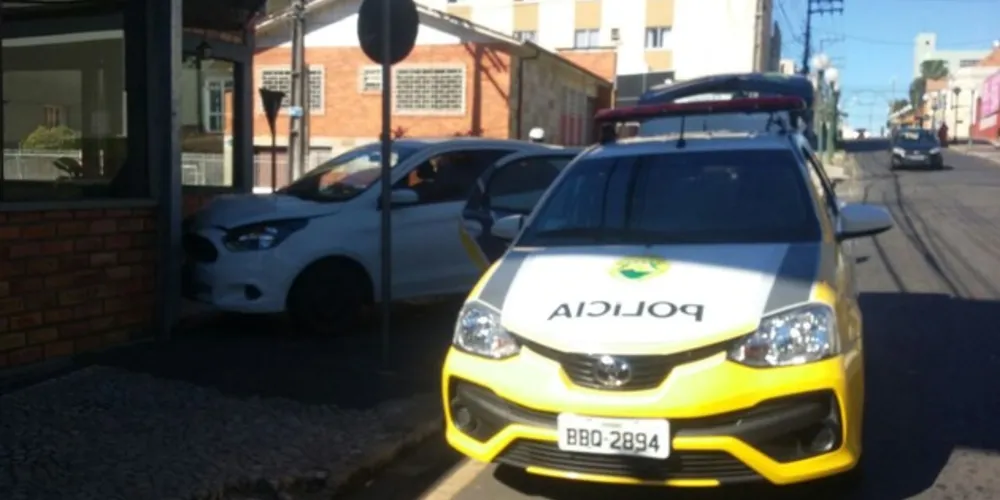 Imagem ilustrativa da imagem Motorista é preso após acidente no Centro de PG