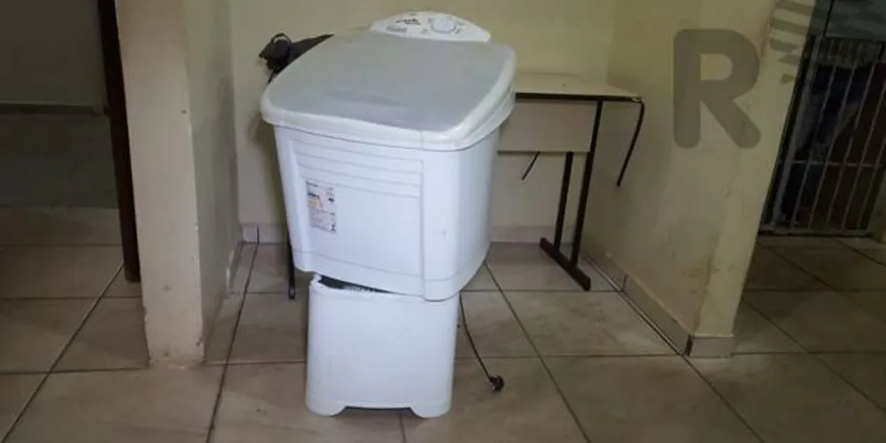 Imagem ilustrativa da imagem Polícia prende rapaz carregando tanque de roupas