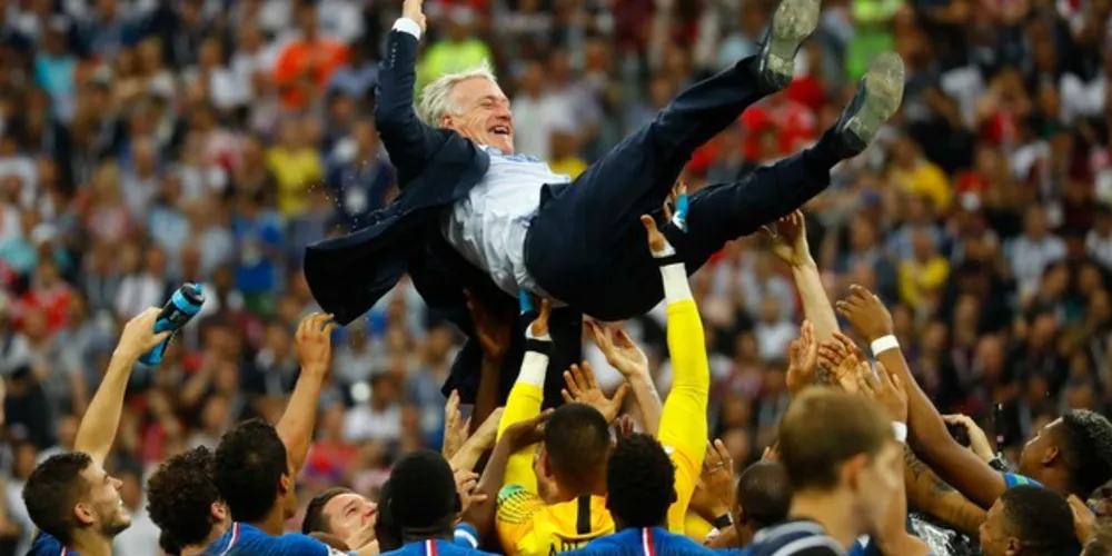 Imagem ilustrativa da imagem França goleia Croácia na final e é bicampeã mundial