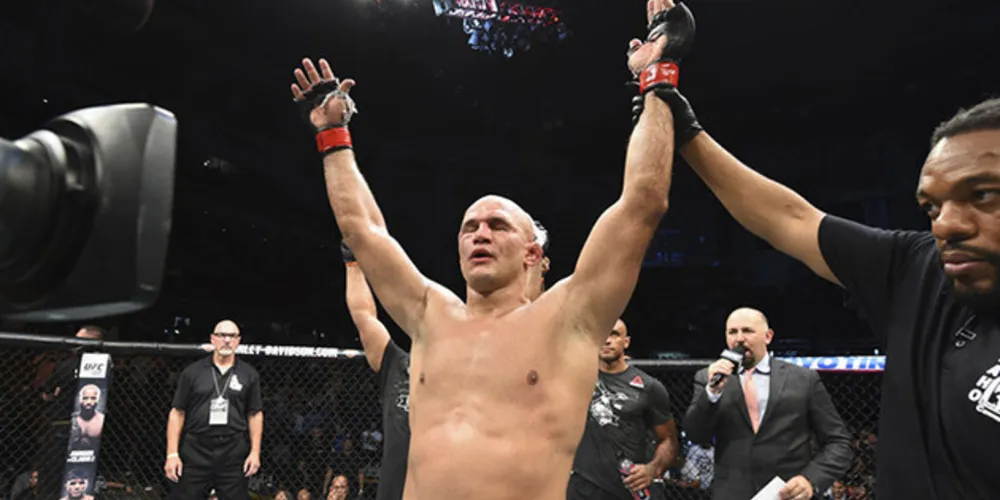 Imagem ilustrativa da imagem Junior Cigano volta a vencer no UFC
