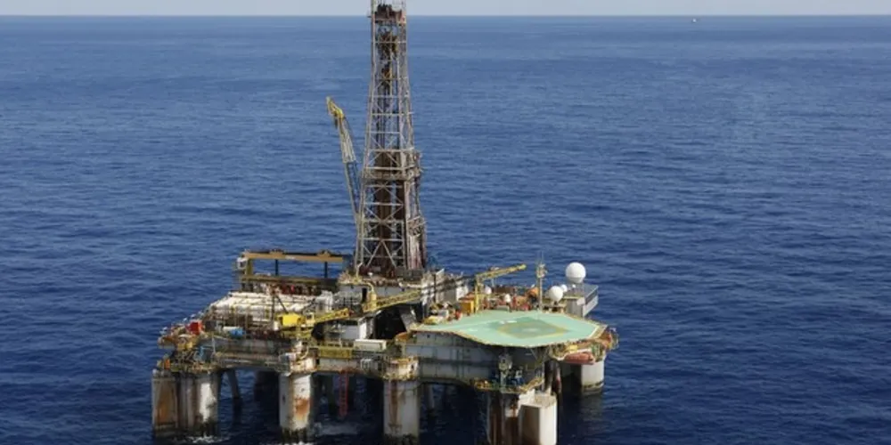 A produção média de petróleo no Brasil caiu 1,5% em junho, na comparação com o mês anterior. 