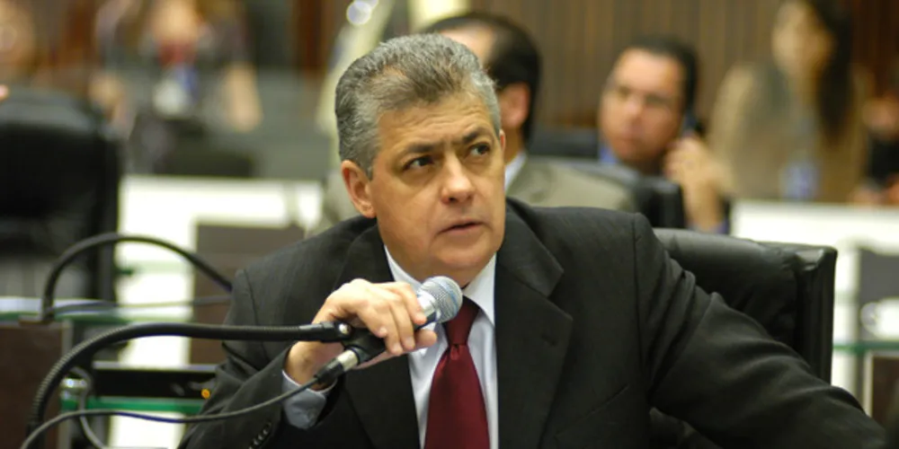 Péricles atualmente cumpre mandato como deputado estadual