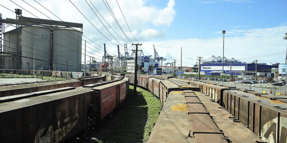 Ferrovias - Porto de Paranaguá.