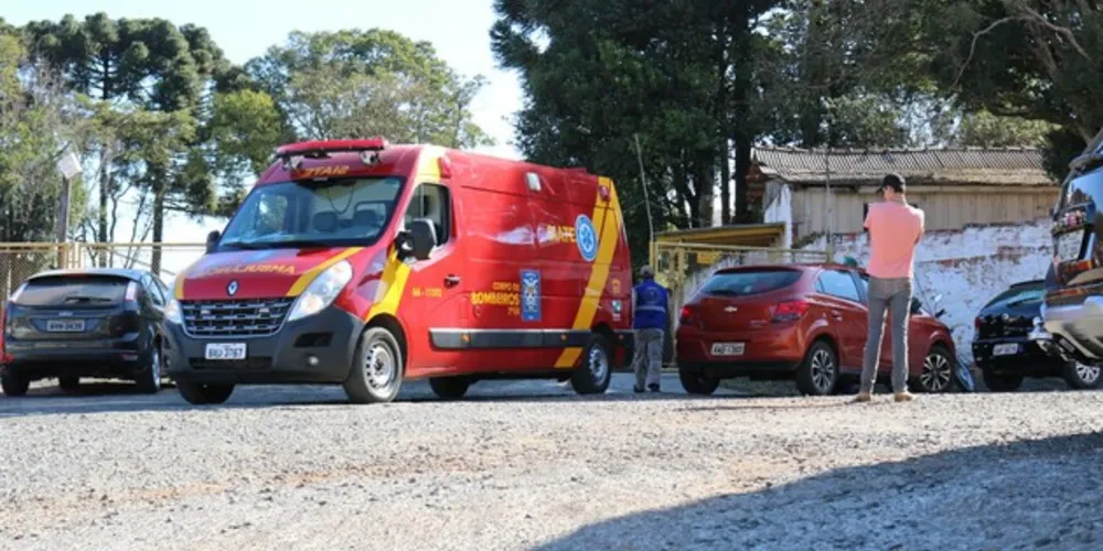Imagem ilustrativa da imagem Rapaz cai de moto em auto-escola de PG e é levado ao hospital