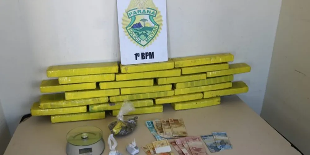 Imagem ilustrativa da imagem Canil da PM prende dois com 14 kg de maconha