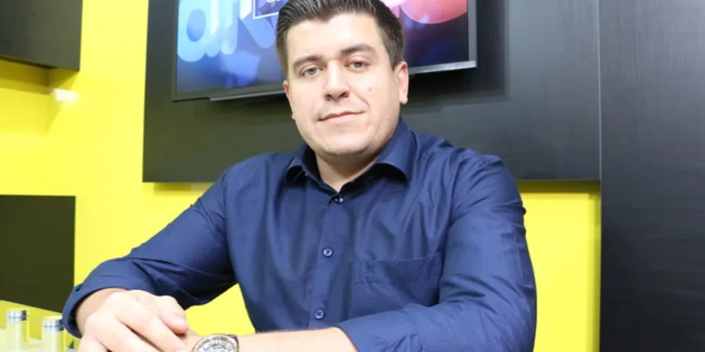 Vinícius participou de sabatina ao vivo na redação do JM e do portal aRede: 