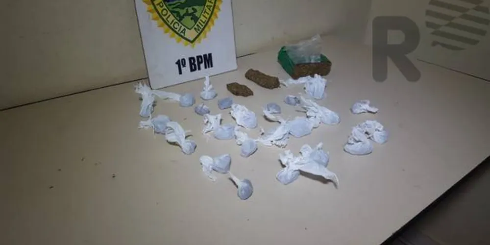 Imagem ilustrativa da imagem Polícia fecha ponto de venda de drogas e prende suspeito