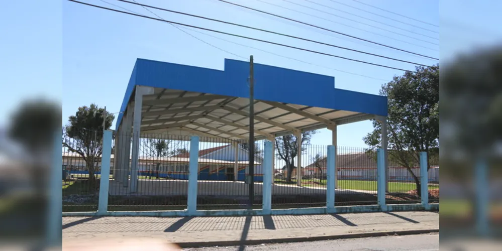 Imagem ilustrativa da imagem Prefeitura de Castro conclui quadras poliesportivas em escolas