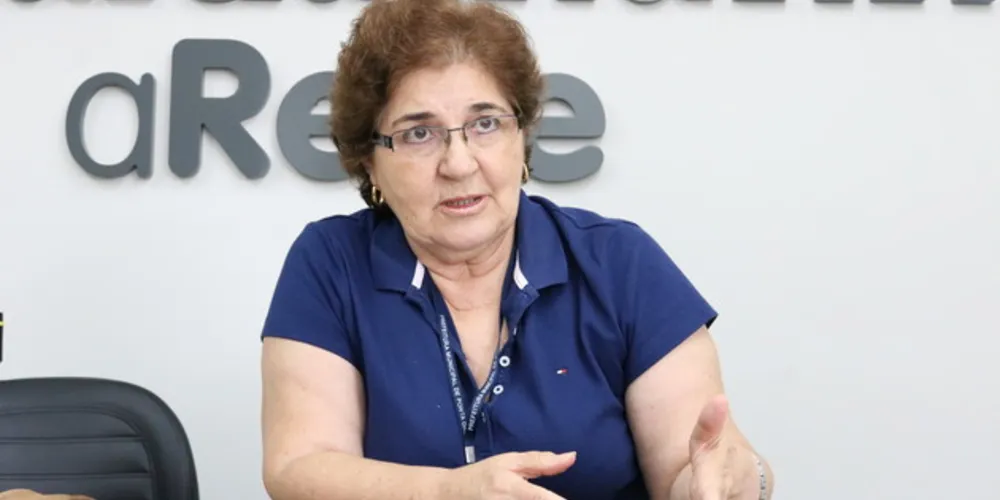 Imagem ilustrativa da imagem “Retrocesso”, diz Esméria sobre proibição de celulares nas escolas