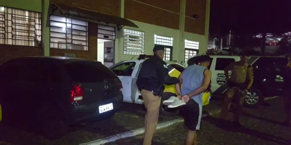 Imagem ilustrativa da imagem Suspeito de homicídio é preso pela polícia no Neves