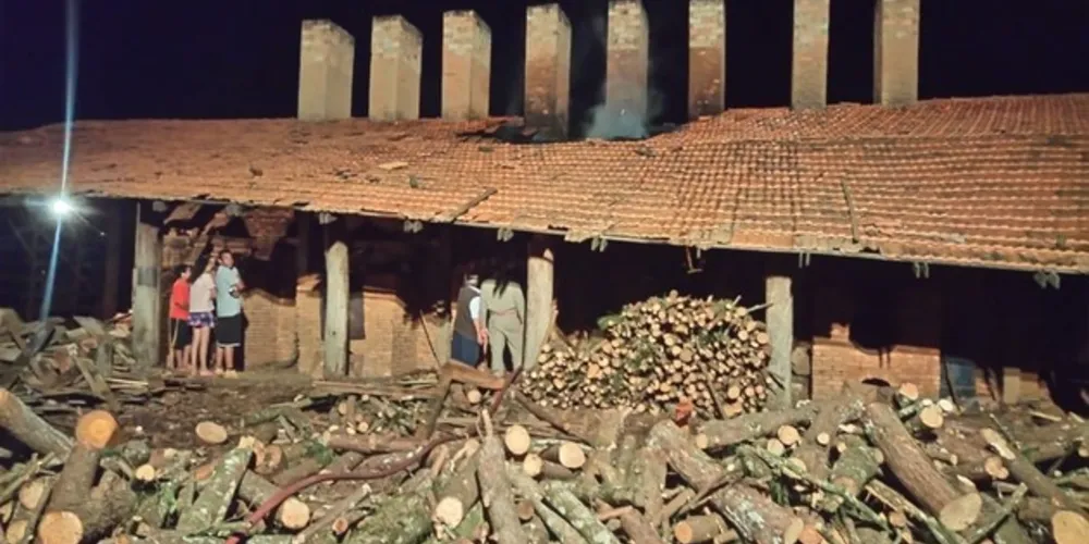 Imagem ilustrativa da imagem Bombeiros controlam incêndio em fornalha no Guaraúna