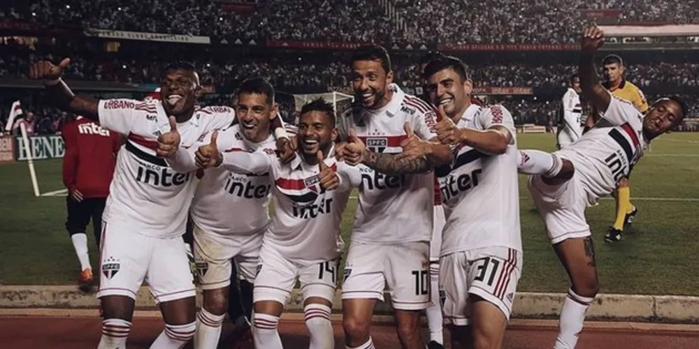 Imagem ilustrativa da imagem Tricolor bate o Corinthians em retorno ao Morumbi