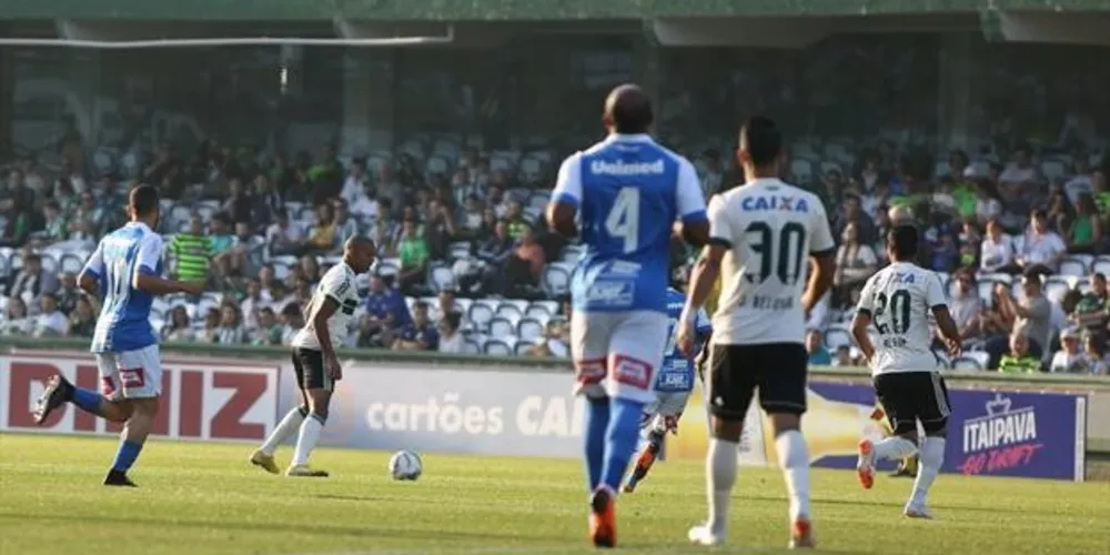 Imagem ilustrativa da imagem Coxa cede empate para o São Bento em casa na Série B