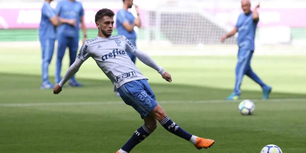 O jogador Hyoran, da SE Palmeiras, durante treinamento, na Arena Allianz Parque.