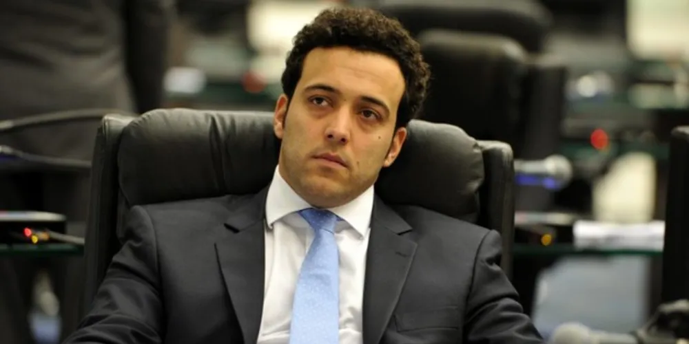 Imagem ilustrativa da imagem Deputado morre em acidente de avião no Paraná