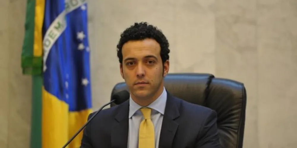 Imagem ilustrativa da imagem Família Ribas Carli emite nota após morte de deputado