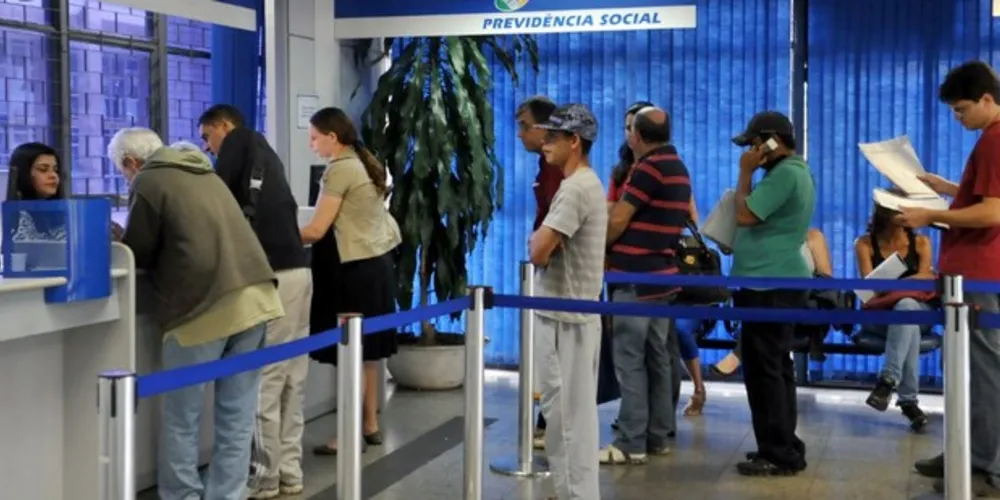 Foram convocados 168,5 mil que recebem aposentadoria por invalidez e 10,4 mil que recebem auxílio-doença 