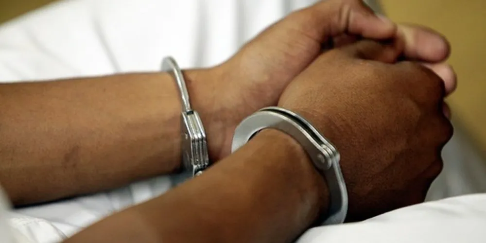 São consideradas graves a associação para o tráfico de drogas e a colaboração como informante de grupos ou organizações destinadas ao tráfico