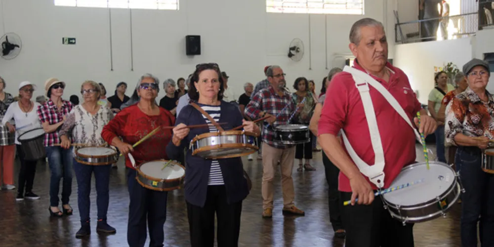 Imagem ilustrativa da imagem Idosos de PG participam de concurso de Fanfarra