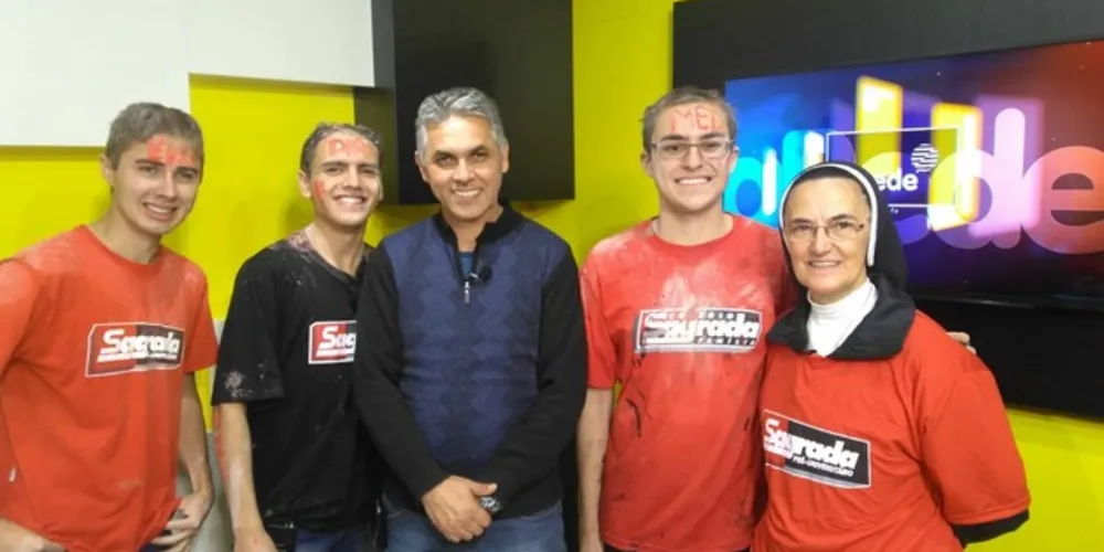 Imagem ilustrativa da imagem Sagrada Família comemora aprovados no vestibular