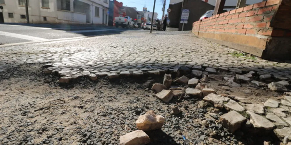 Falta de manutenção em calçadas gerará multa de até R$ 4 mil