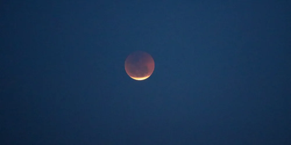 Imagem ilustrativa da imagem Ponta-grossenses se encantam com eclipse lunar