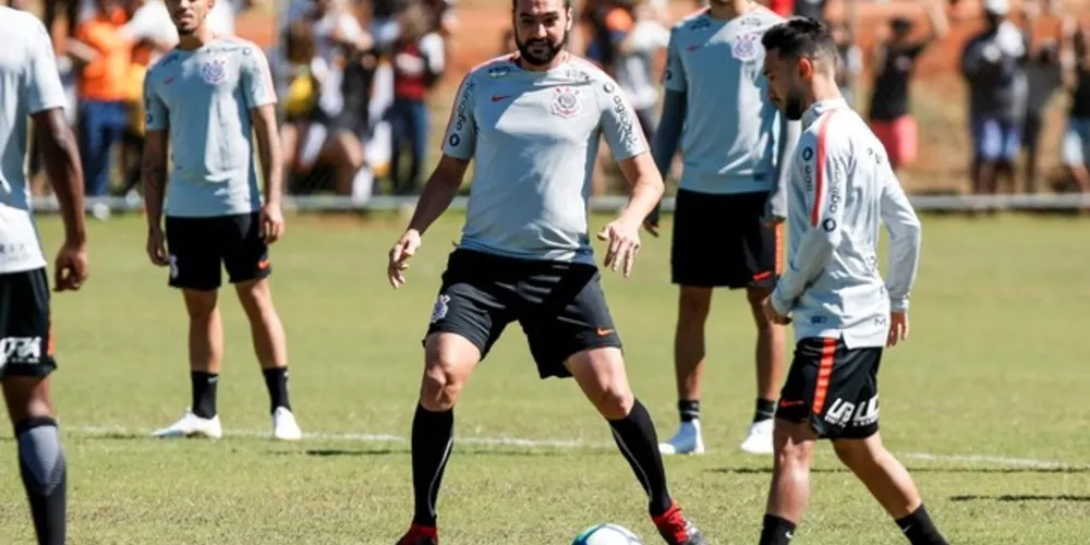 Imagem ilustrativa da imagem Vasco recebe Corinthians com mando em Brasília