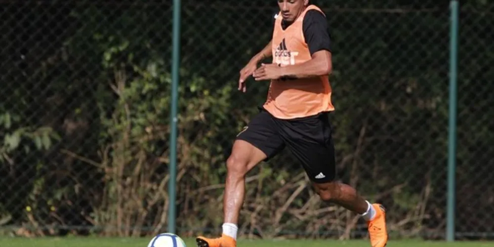 Imagem ilustrativa da imagem Bruno Peres estreia pelo São Paulo contra o Cruzeiro