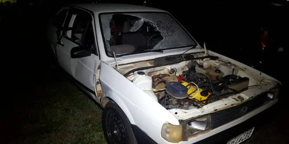 Imagem ilustrativa da imagem Rapaz embriagado destrói carro após abordagem da PM