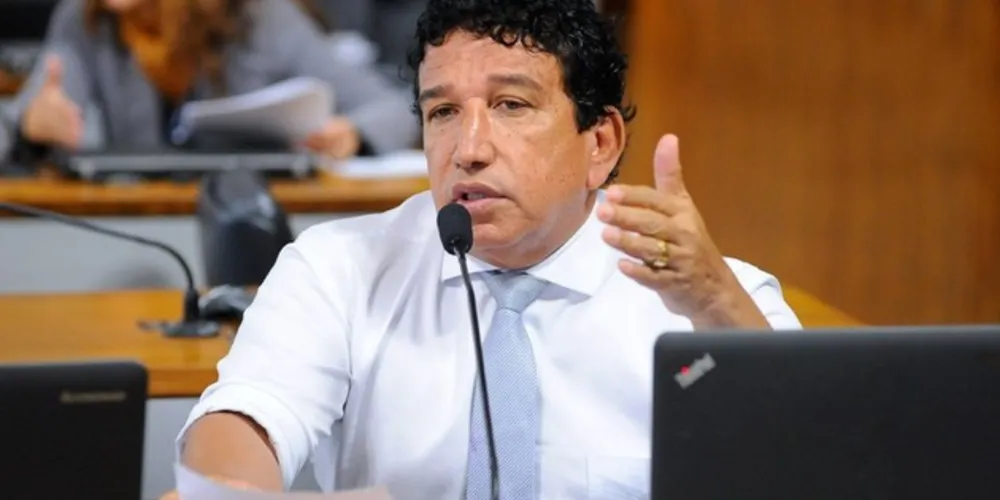 Senador Magno Malta (PR-ES), autor da proposta em análise na Comissão de Educação (CE)