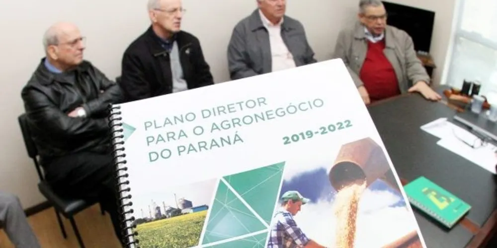 Imagem ilustrativa da imagem FAEP propõe criação do Grupo Estratégico do Agronegócio