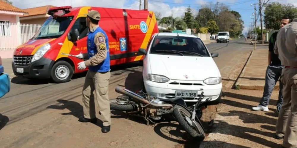 Imagem ilustrativa da imagem Colisão entre moto e caminhão deixa ferido em Uvaranas