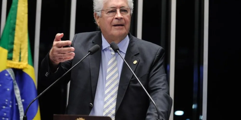 Imagem ilustrativa da imagem Requião diz que mantém candidatura para o Senado