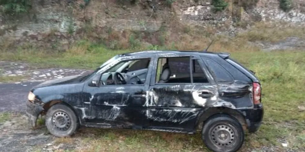 Imagem ilustrativa da imagem Motorista tenta desviar de acidente e bate em outro carro