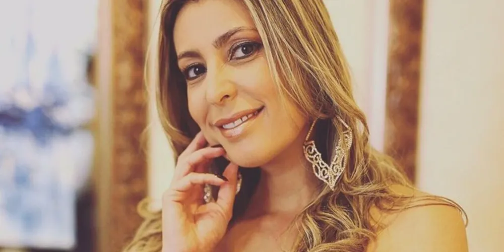 BDAY - A farmacêutica e bioquímica Juliana Ribeiro celebra neste sábado (11) a chegada de seu aniversário. Juliana se destaca em sua área de atuação, sempre trazendo novidades para seus clientes e amigos, tornando a Eficácia Farmácia de Manipulação, referência em qualidade e bom atendimento em nossa região.