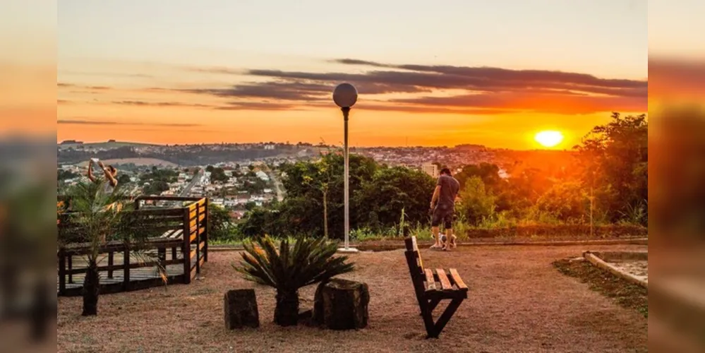 Imagem ilustrativa da imagem Praça do Pôr do Sol tem evento de música eletrônica