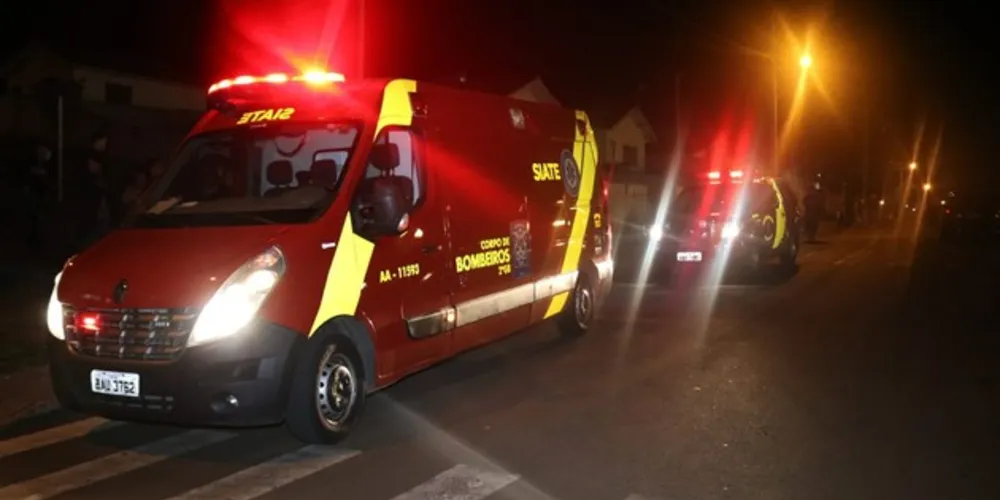 Vítima foi socorrida por equipes do Corpo de Bombeiros e levada ao Hospital em estado grave