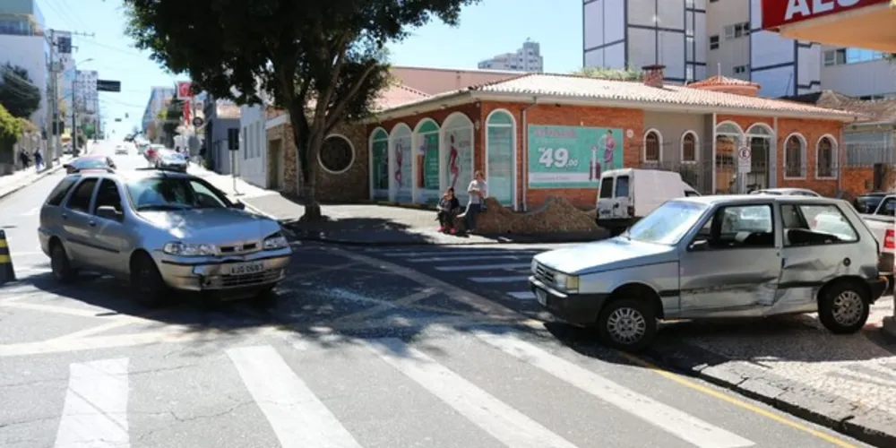 Imagem ilustrativa da imagem Criança fica ferida após acidente no Centro de PG