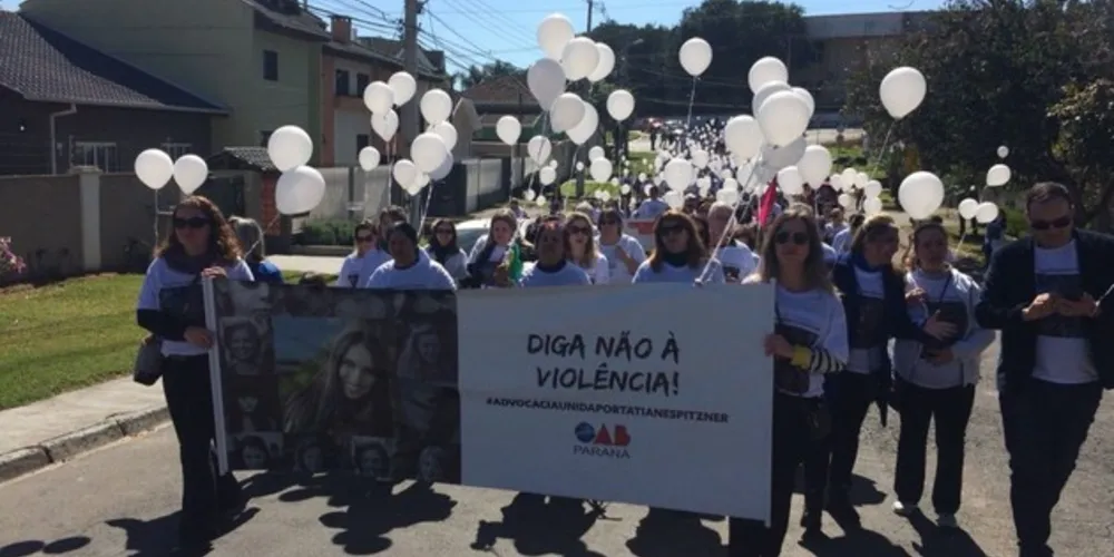 Imagem ilustrativa da imagem Contra violência de gênero, advogados se reúnem por Tatiane Spitzner