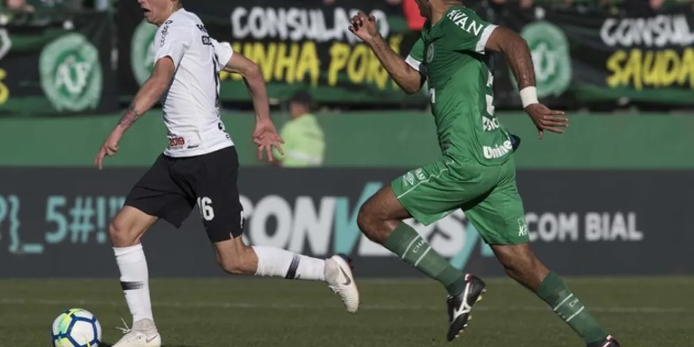 durante o jogo Chapecoense/SC x Corinthians/SP esta tarde na Arena Conda, valido pela 18a. rodada do Campeonato Brasileiro de 2018. Juiz: Grazianni Maciel Rocha - Chapeco/SC - Brasil - 12/08/2018. Foto: © Daniel Augusto Jr. / Ag. Corinthians