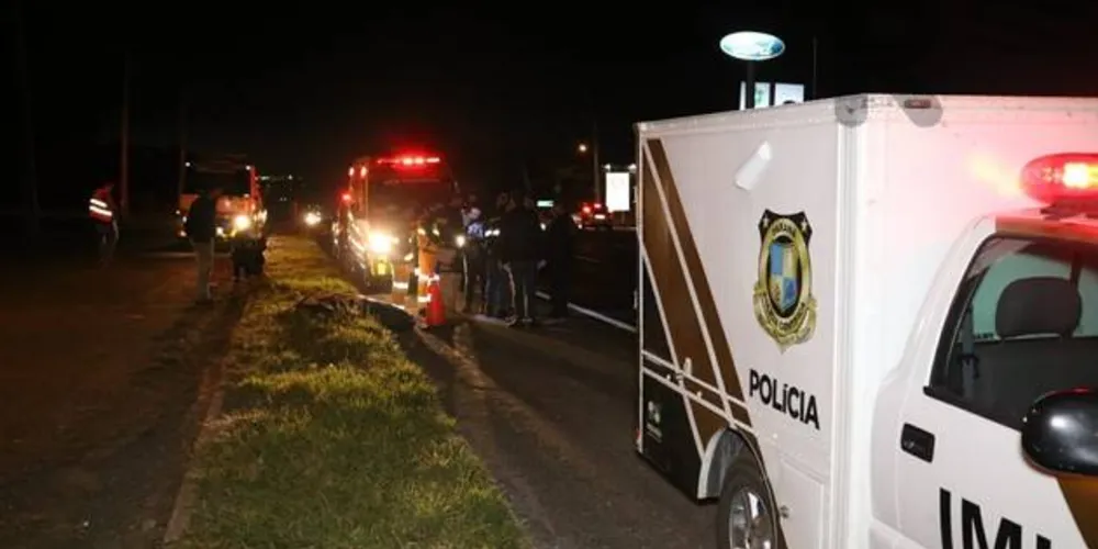 Imagem ilustrativa da imagem Pedestre morre atropelado por caminhão em PG