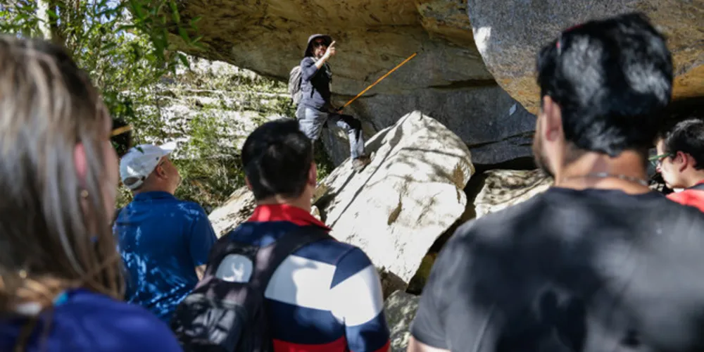 Imagem ilustrativa da imagem Fumtur promove caminhada por sítios arqueológicos