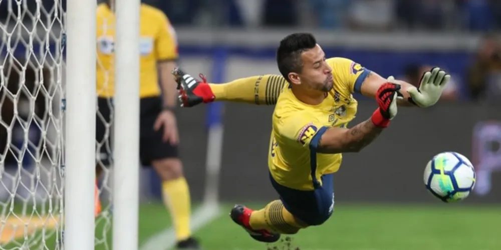Imagem ilustrativa da imagem Nos pênaltis, Cruzeiro elimina Santos e está na semifinal