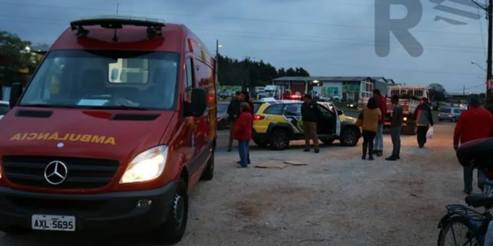 Imagem ilustrativa da imagem Caminhão atropela idoso durante manobra em mercado